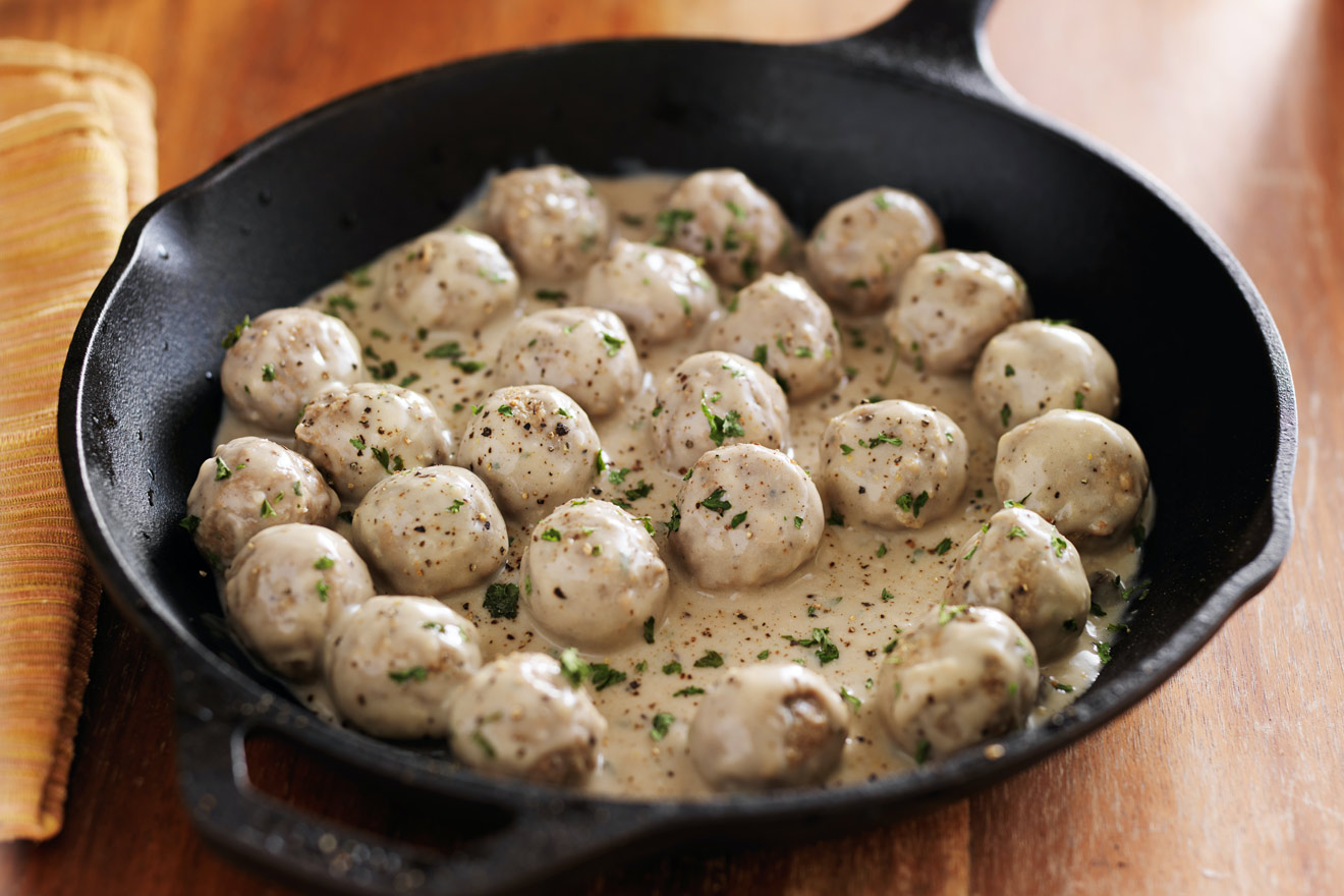 meatballs in a sauce pan